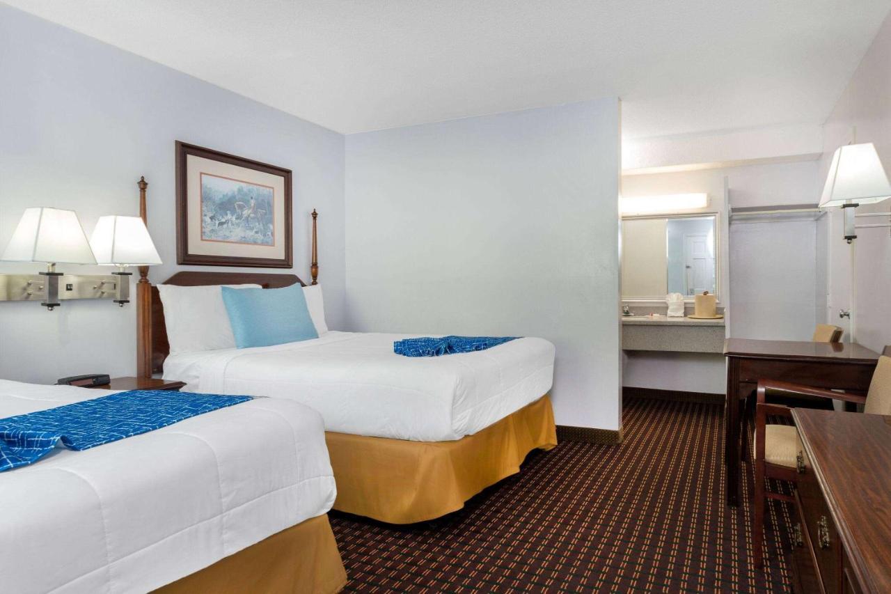 Travelodge By Wyndham Cape Cod Area West Dennis Esterno foto