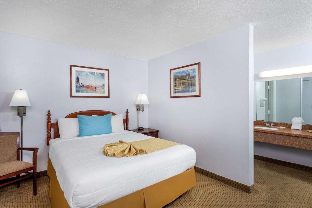 Travelodge By Wyndham Cape Cod Area West Dennis Esterno foto