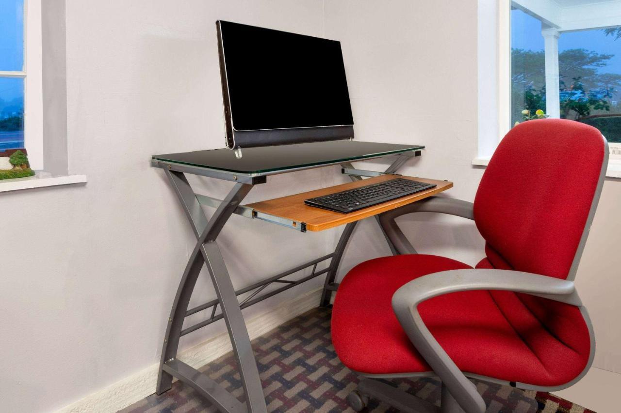 Travelodge By Wyndham Cape Cod Area West Dennis Esterno foto